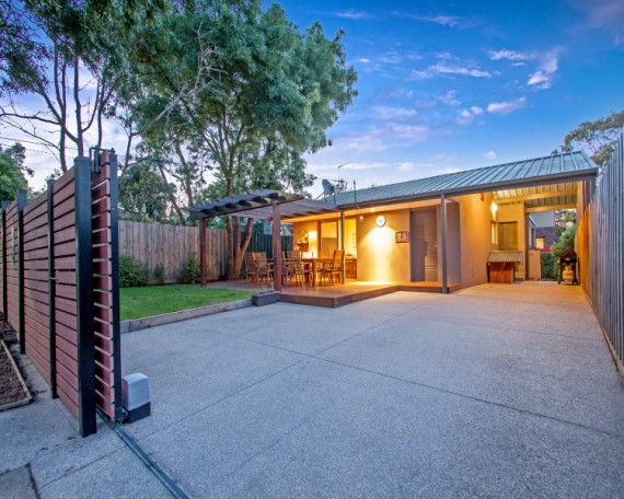 JAMES STREET, FRANKSTON